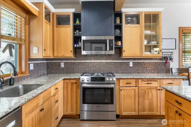 Newer Bosch stove & microwave owen