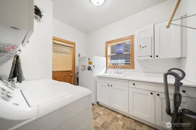 main floor laundry/mud room