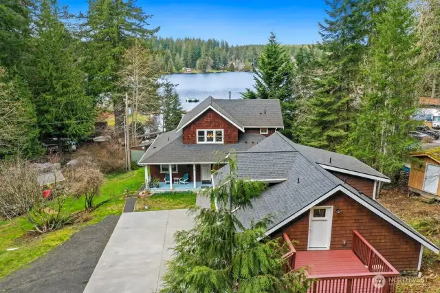 ADU (additional dwelling unit, private deck & entrance.