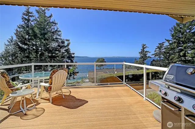 Excellent View Deck off Main Living w/ Glass Railing~