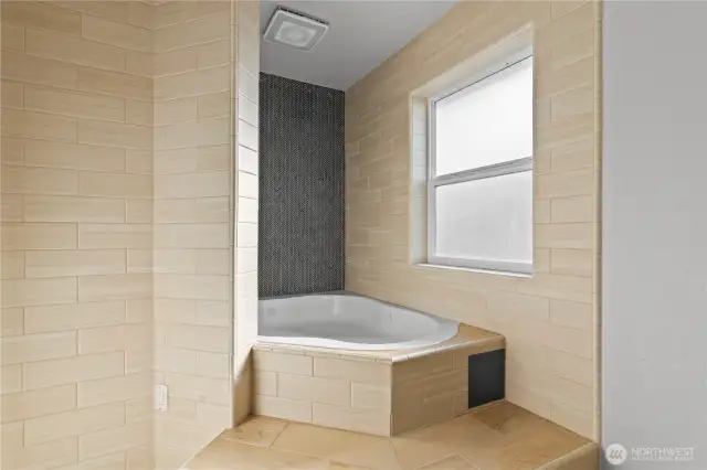renovated on-suite priamry bathroom
