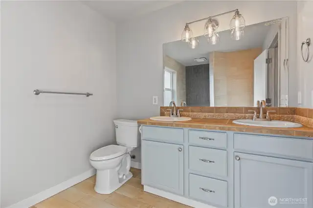 renovated on-suite priamry bathroom