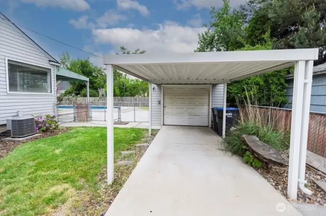 Carport & 1 car garage