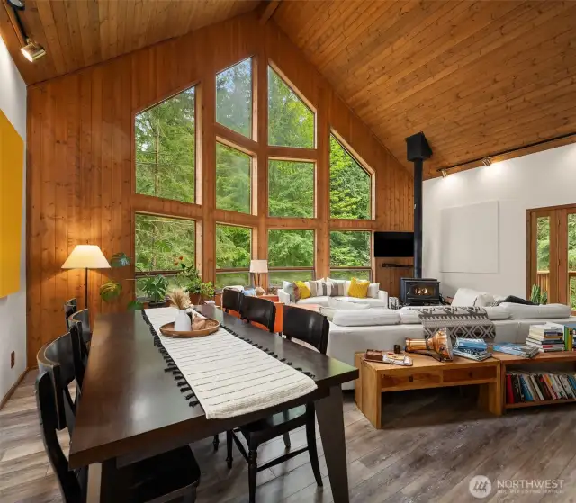 So much natural light from the windows