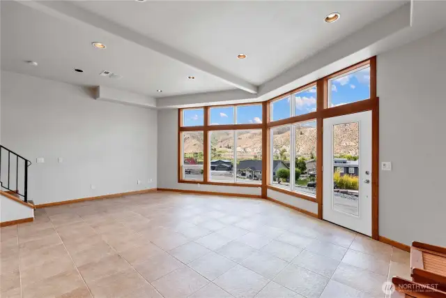 Lower level family room / Entry