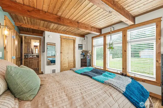 Main Floor Bedroom to Bathroom