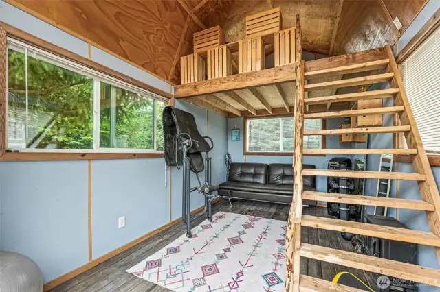 Inside Dry Cabin