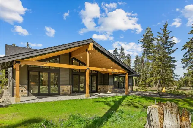 Large sliding doors to rear yard walking distance to Domerie Park.