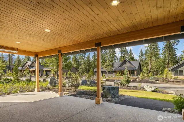 The Maxwelton with covered front porch with patio heaters included!
