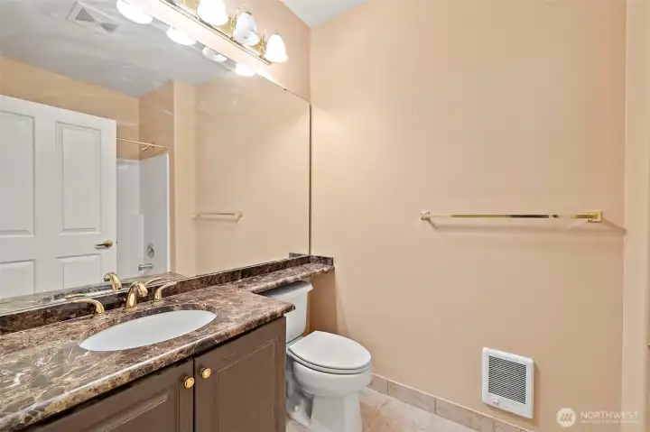 Full bathroom in hallway