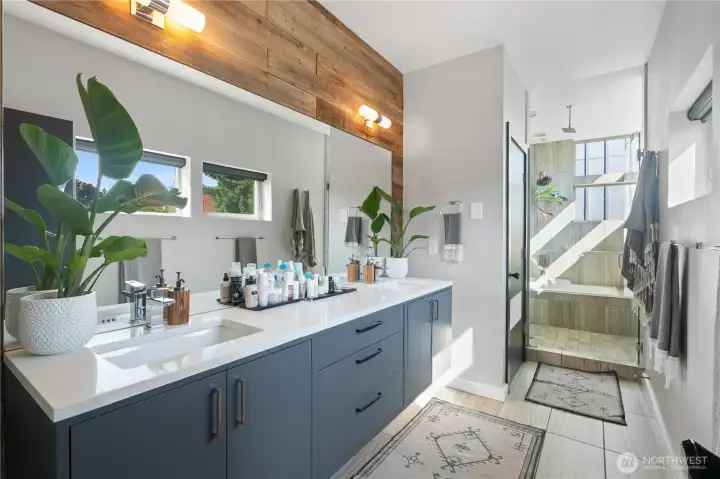 amazing spa-like bathroom en-suite!