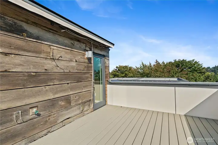 Awesome rooftop deck with retractable awning