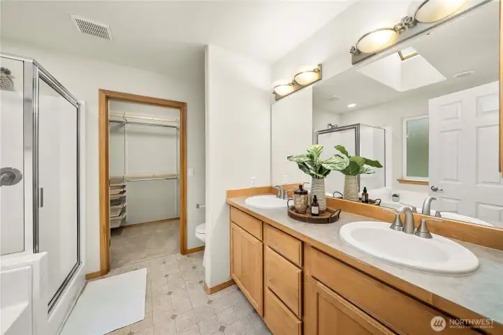 Large primary suite with 5 piece bath.