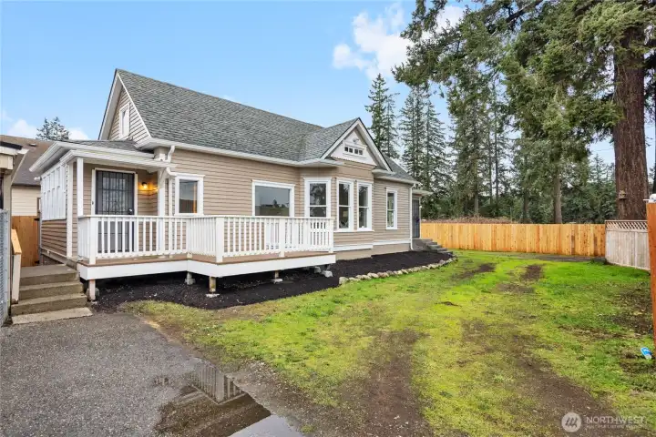 Another look at the house from the driveway closest to the garage.