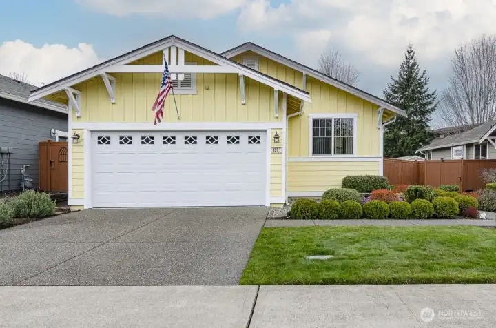 Welcome home.  1295 sq. ft. 2 bedroom 1.75 bath home located in Jubilee community.