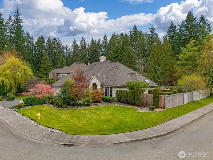 Exceptional offering in Sammamish’s coveted Beaver Lake Estates enclave.