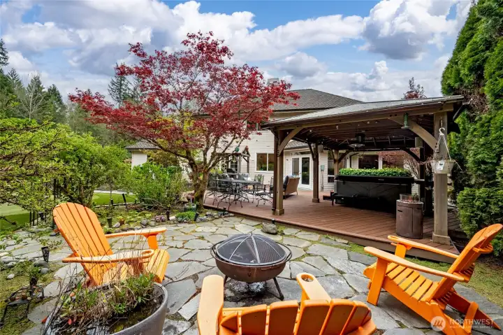 Just unwind beneath the stars.