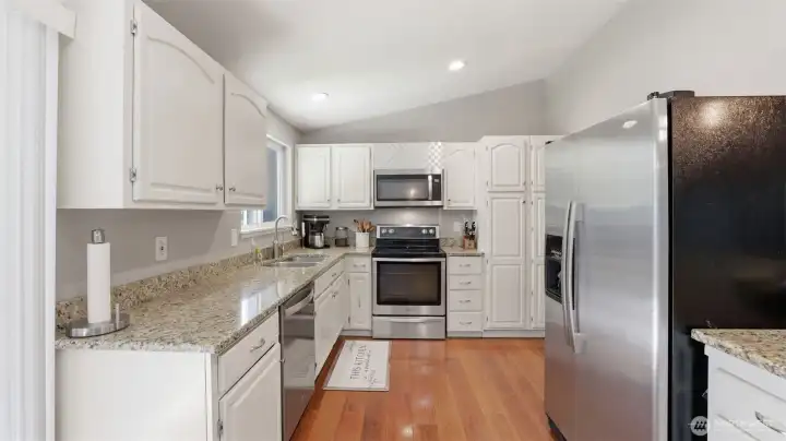 All appliances stay!