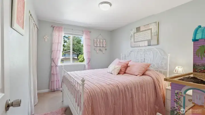 Guest bedroom #1