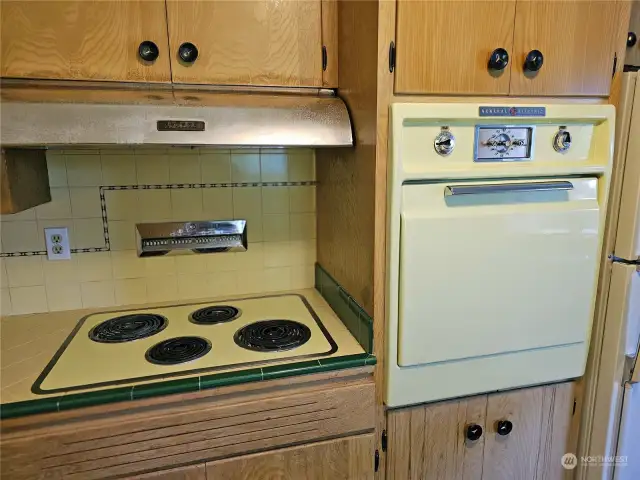 Clean, working retro-style appliances!