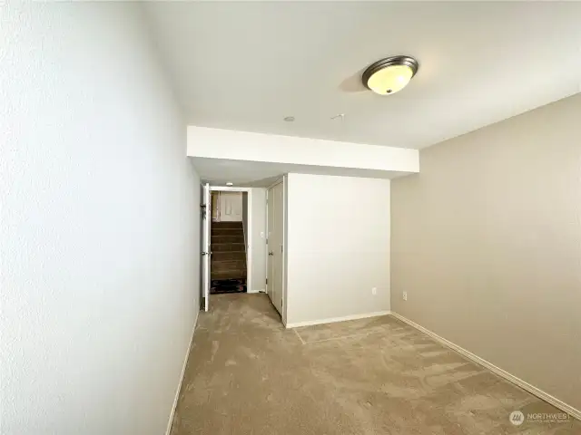 Bonus Room/Office/Den, Lower Level (1st Level)