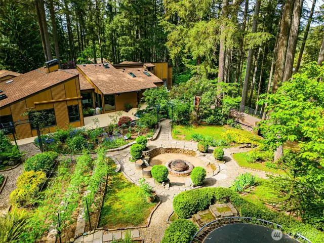 Another view of the beautifully landscaped grounds, where your green thumb will be put to great use!