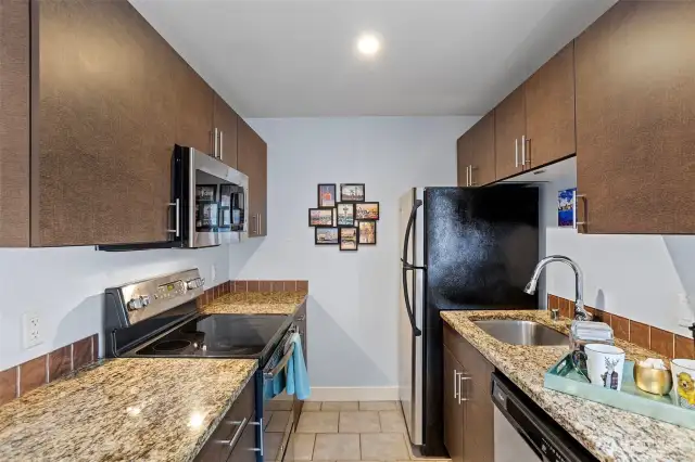 Efficient kitchen with plenty of counter space