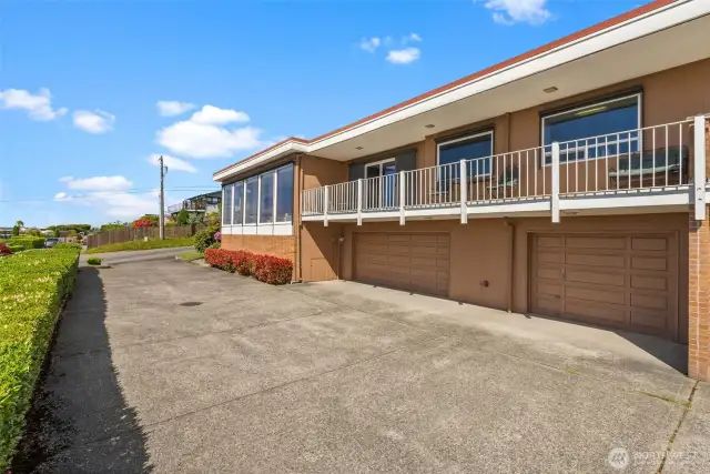 3 car garage