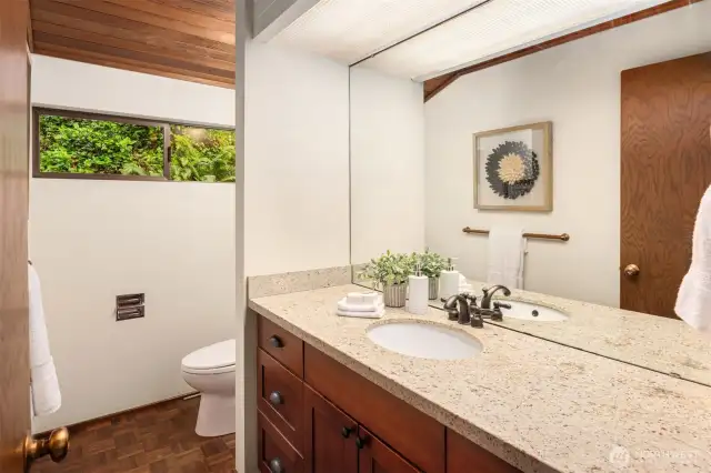 1/2 bath on main