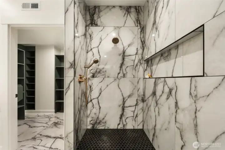 Owner's suite bath