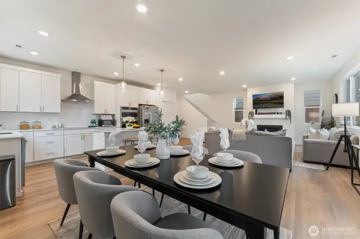 Dining area and kitchen connection ideal for hosting, with easy access to outdoor living.