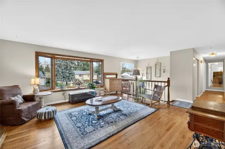 Bay windows with window seat