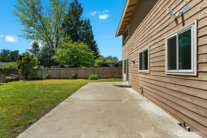 Patio off the side, nice and private.