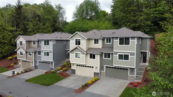 Just 4 homes in this community, sitting up above Glenwood Ave. Just 4 homes in this community, sitting up above Glenwood Ave.