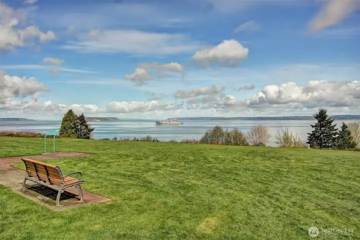 Harborview Park - right down the road! Perfect spot for a picnic. Harborview Park - right down the road! Perfect spot for a picnic.