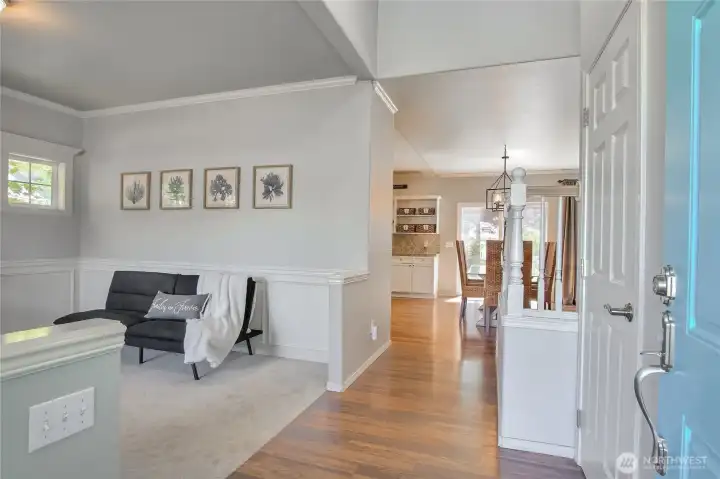Spacious & Inviting Entry