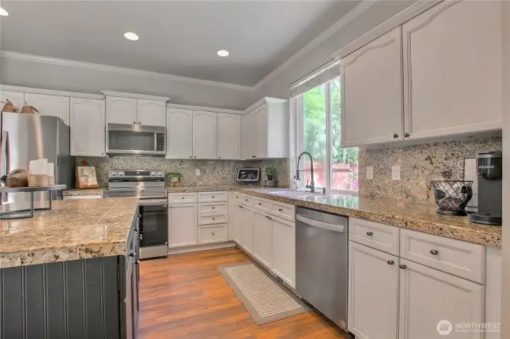 Granite Countertops & Backsplash