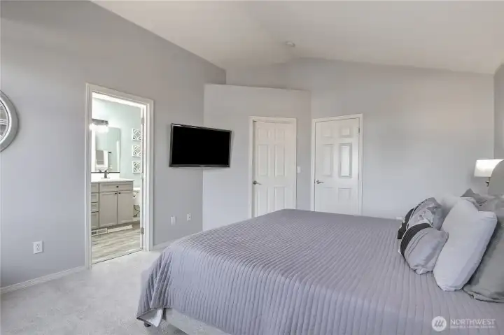 King Bed & Still Room for Furniture