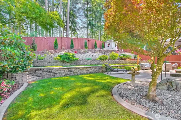 Professional Landscaping w/ Blooming Flowers & Bushes