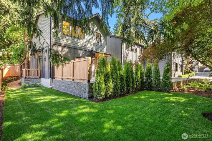 Private Yard!
