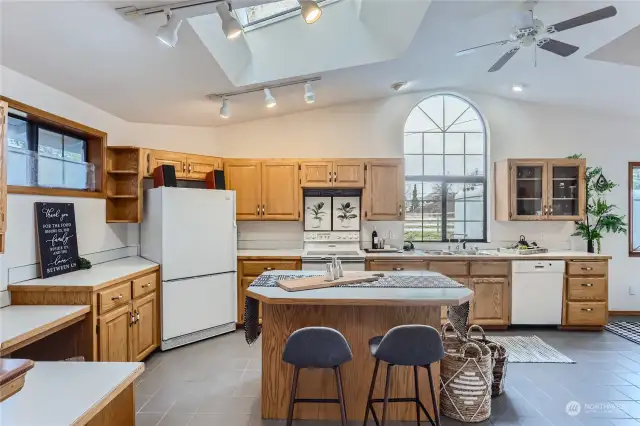Kitchen with Island & built-in desk