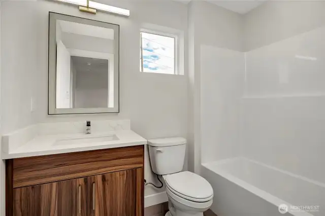 Full Tub And Backlit Mirror