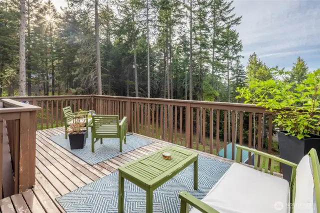 Upper-level deck