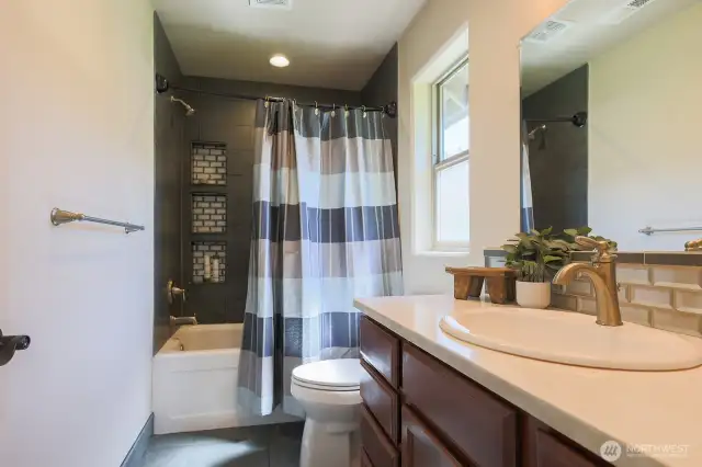 Upper Full Bath