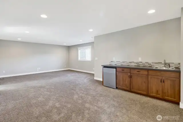 Upstairs Entertainment/Great Room