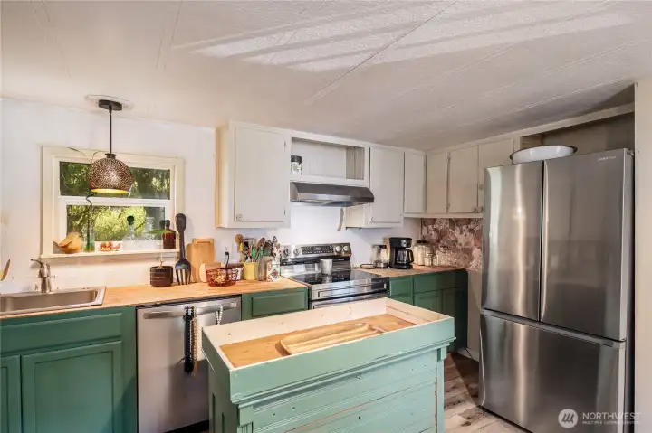 Manufactured home with picture window in the kitchen