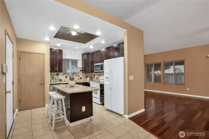 Newer granite counters and backsplash