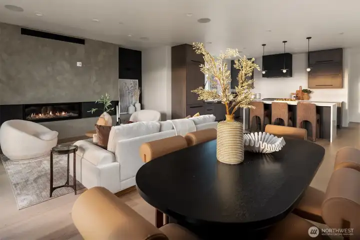 Main Level dining space