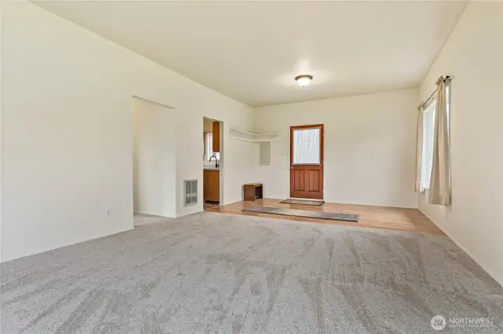 entry/living room