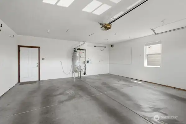 Oversized 2 car garage